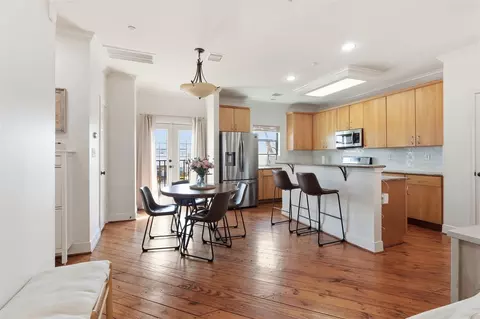Dining - 2424 Navigation Blvd #D, Houston, TX 77003 photo 2 of 3