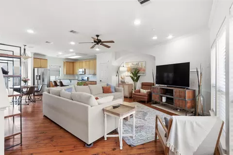 Living - 2424 Navigation Blvd #D, Houston, TX 77003 photo 2 of 2