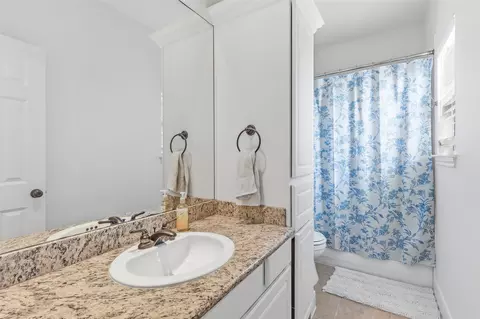 Bath - 2424 Navigation Blvd #D, Houston, TX 77003 photo 1 of 3