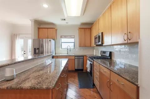 Kitchen - 2424 Navigation Blvd #D, Houston, TX 77003 photo 2 of 2