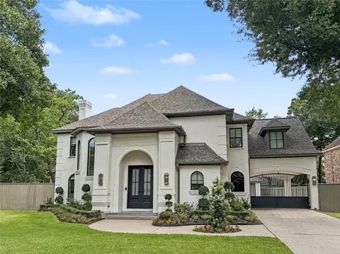 25 Woodsborough Cir, Spring Valley Village, TX 77055