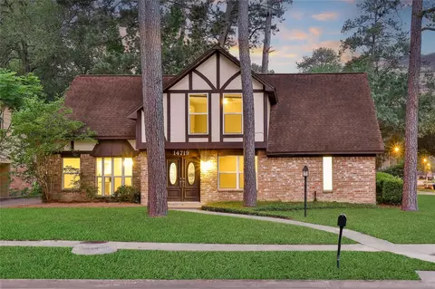 14719 Cedar Point Dr, Houston, TX 77070