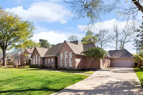 25722 Overlake Dr, Spring, TX 77380