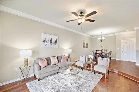 2400 Mccue Rd #428, Houston, TX 77056