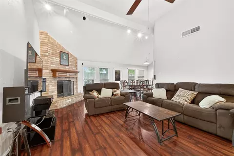 15343 Meadow Village Dr, Houston, TX 77095