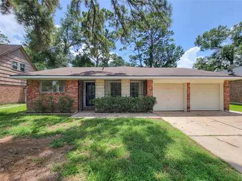 7426 Navasota St, Houston, TX 77016