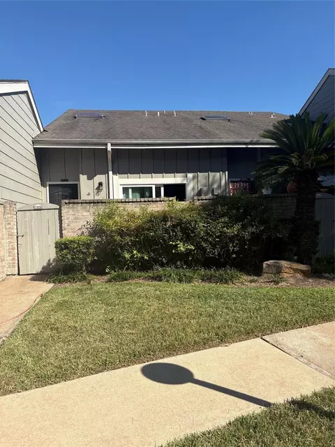 13036 Greenway Chase Ct, Houston, TX 77072