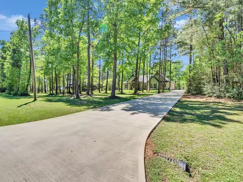 9 Prescott Dr, New Waverly, TX 77358