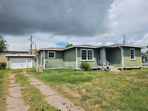 5902 Avenue S 12, Galveston, TX 77551