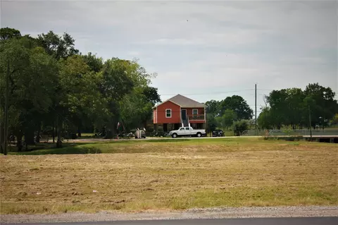5815 Commerce St, Wallis, TX 77485 photo 4