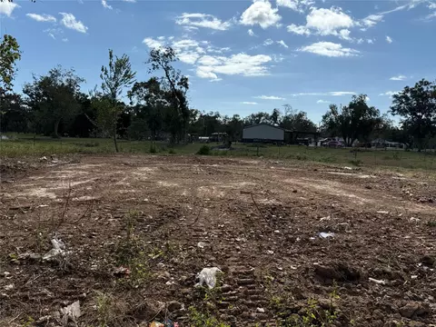 2442 Brazos River Rd, Freeport, TX 77541