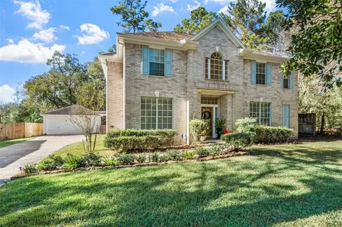 2 N Chantsong Cir, The Woodlands, TX 77382