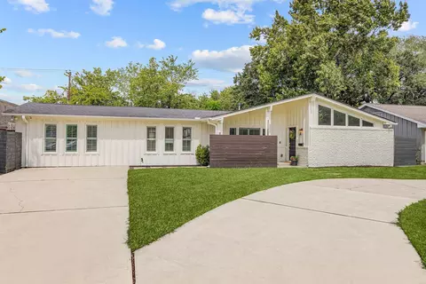 5250 Beechnut St, Houston, TX 77096