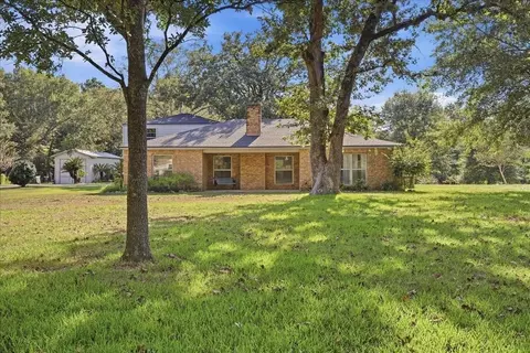318 Harrison St, Newton, TX 75966