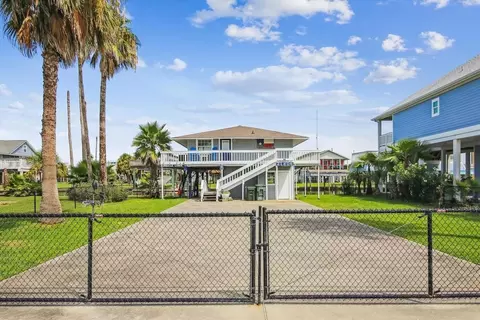 21806 Lampasas Dr, Galveston, TX 77554