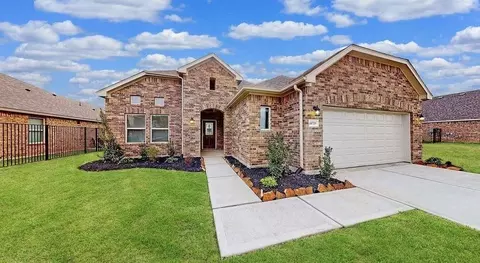 1031 Comal Trl, Dayton, TX 77535