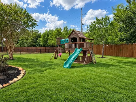 Exterior - 7 Compton Manor Dr, Spring, TX 77379 photo 5 of 7