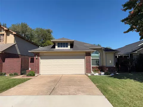 8118 Catalpa St, Texas City, TX 77591