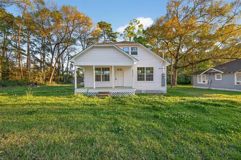 26250 Shadow Ln, New Caney, TX 77357