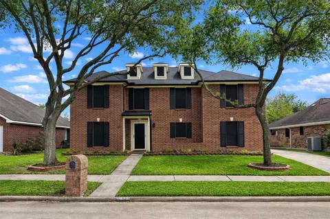 1936 Prairie Creek Dr, Pearland, TX 77581