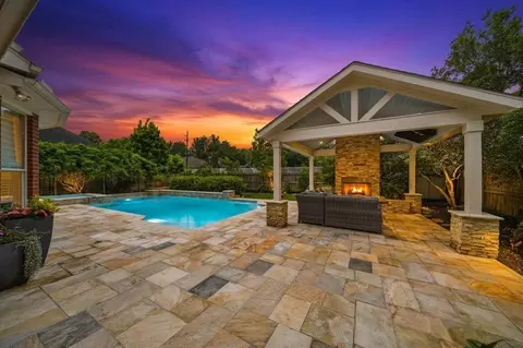 8507 Forest Ln, Sugar Land, TX 77479