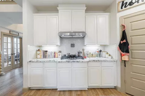Kitchen - 7810 Leighton Trl, Pasadena, TX 77505 photo 5 of 5