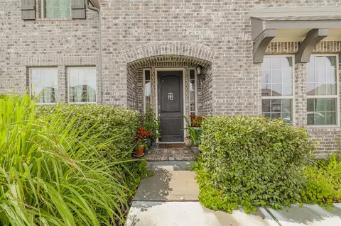 Exterior - 7810 Leighton Trl, Pasadena, TX 77505 photo 3 of 6