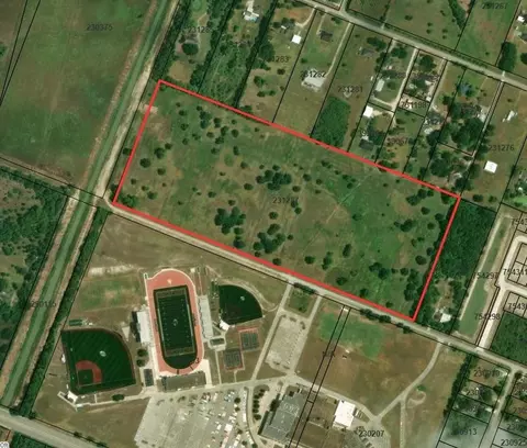 000 Maple St, Santa Fe, TX 77517