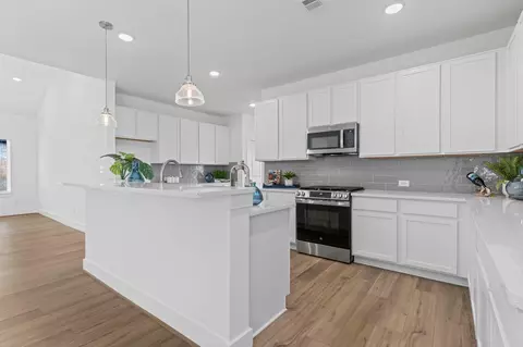 9010 Gull Canyon Dr, Baytown, TX 77521