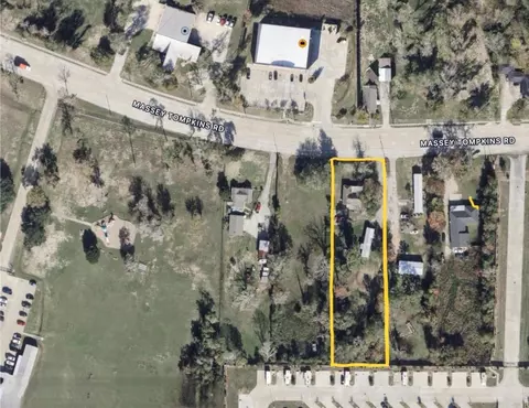 3318 Massey Tompkins Rd, Baytown, TX 77521