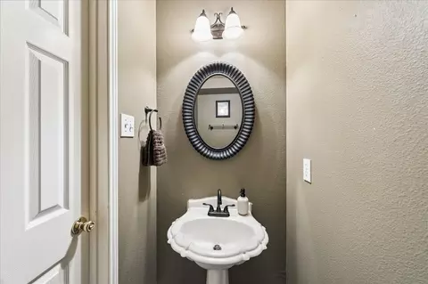 Bath - 20923 Wind Field Ln, Spring, TX 77379 photo 1 of 3