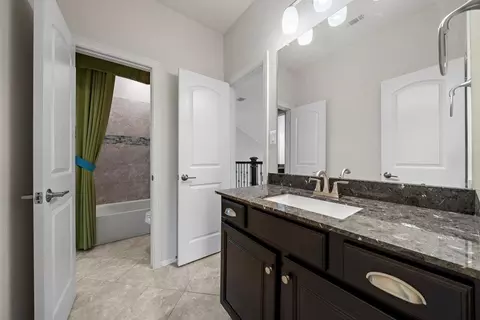 Bath - 3810 Everly Bend Dr, Spring, TX 77386 photo 6 of 7
