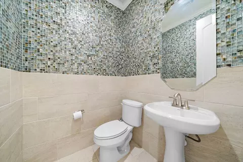 Bath - 3810 Everly Bend Dr, Spring, TX 77386 photo 4 of 7