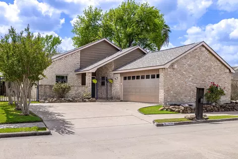14131 Hillvale Dr, Houston, TX 77077