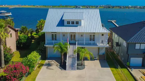 9523 Teichman Rd, Galveston, TX 77554