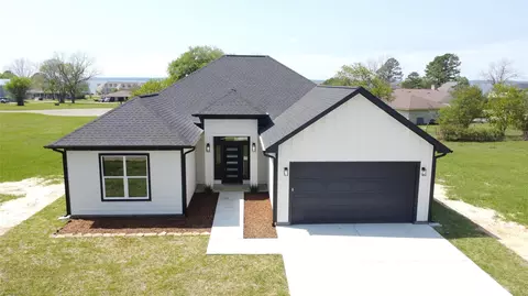 234 Candlelight Ln, Livingston, TX 77351