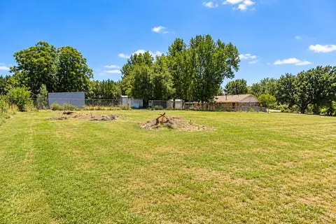 Exterior - 828 Armadillo Dr, Lorena, TX 76655 photo 10 of 10