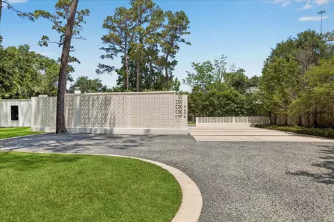 10626 Tarleton Dr, Houston, TX 77024
