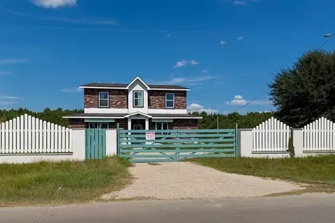 805 County Road 3550, Cleveland, TX 77327