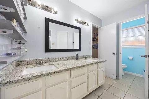 Bath - 2610 Rolling Glen Dr, Spring, TX 77373 photo 2 of 2