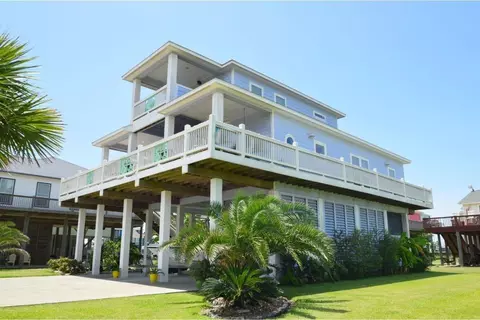 1977 Avenue I, Crystal Beach, TX 77650