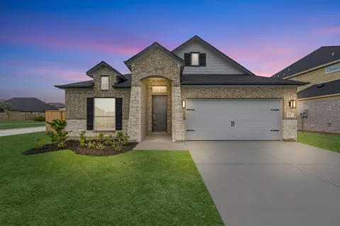 620 Juniper Heights Ln, Waller, TX 77484