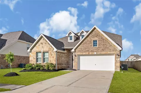 119 Comal Dr, Baytown, TX 77523