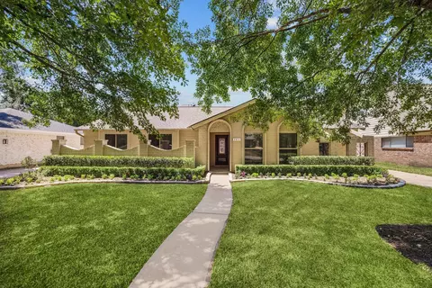 2811 Quincannon Ln, Houston, TX 77043