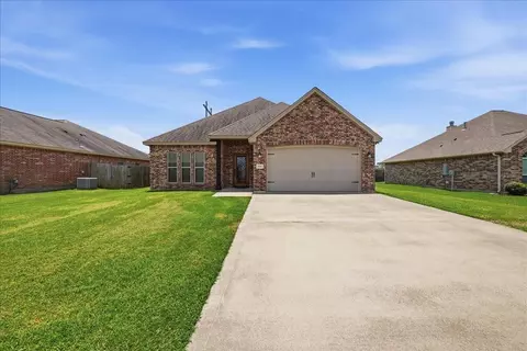 706 Cypress Wood Dr, Orange, TX 77630