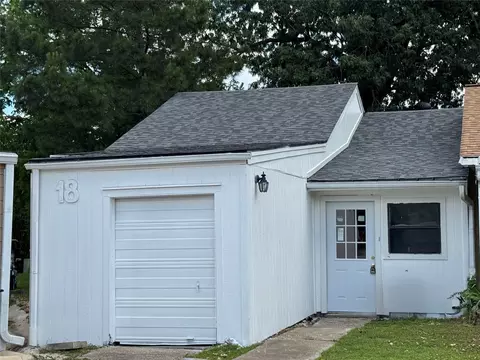18 Townhouse Ln #18, Trinity, TX 75862