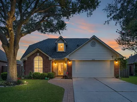 2814 Rolling Fog Dr, Friendswood, TX 77546