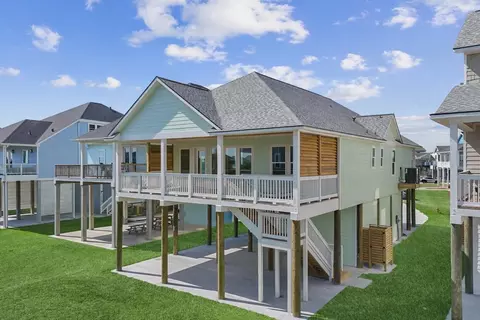 22807 Cuadro St, Galveston, TX 77554