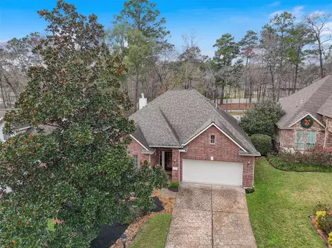 326 Creekwood W, Montgomery, TX 77356