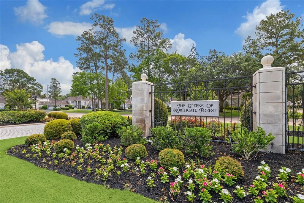 2723 S Southern Oaks Dr